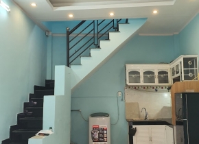 Chủ cần tiền bán gấp nhà 1T 1L đường Bạch Đằng P24 Bình Thạnh. DT 20m2 Giá chỉ 2,8 tỷ.